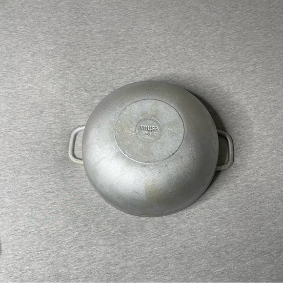 IMUSA USA 11.5” Traditional Colombian Natural Caldero Pot with Lid - Picture 6 of 10